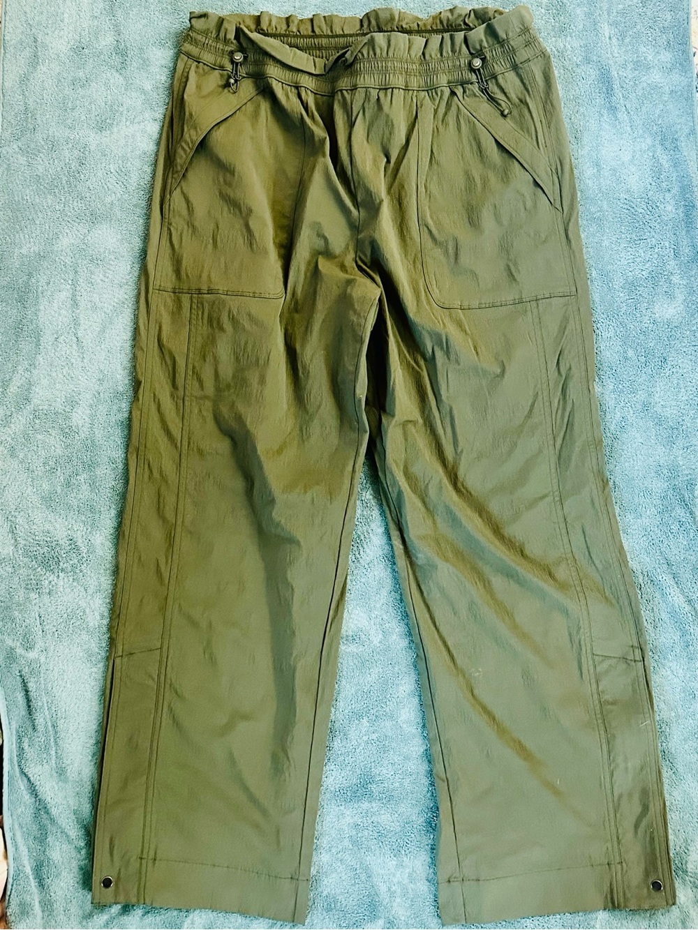 Athleta Olive Green Hiking Pants Women’s Size 16